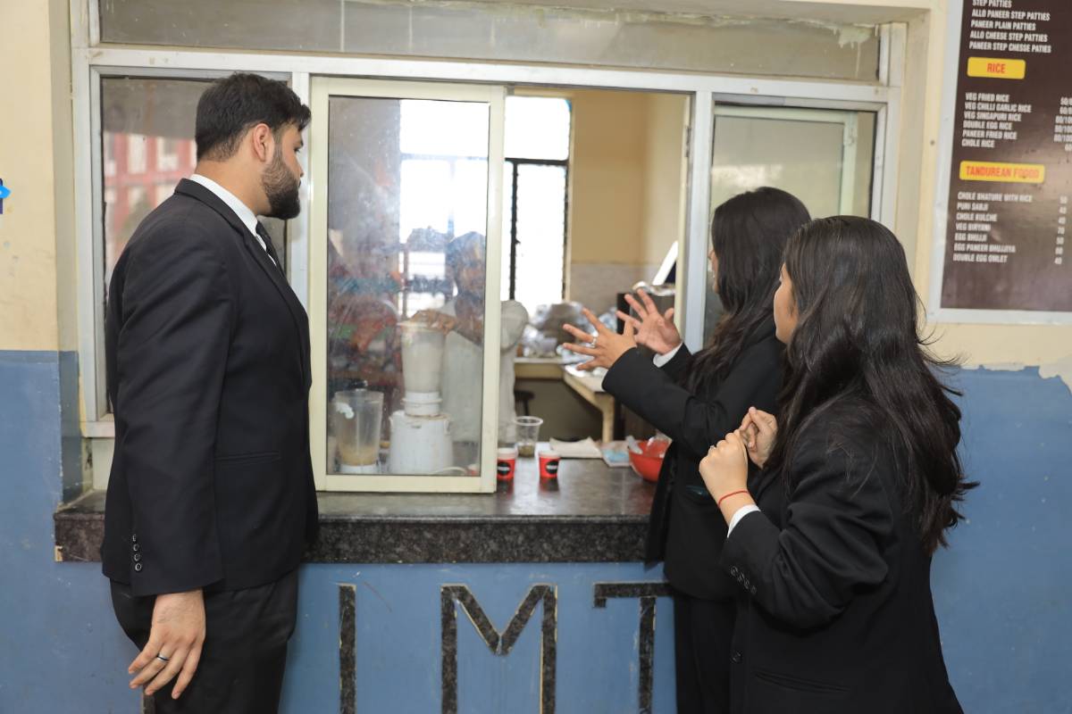 HIMT College of Pharmacy Cafeteria